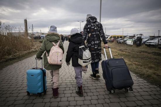 [【ウクライナ避難民緊急支援募金】 子どもたちや女性が安心・安全に過ごせる環境を （プラン・インターナショナル・ジャパン）]の画像