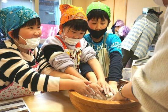 [東日本大震災復興支援：子どもや高齢者の交流の場を]の画像